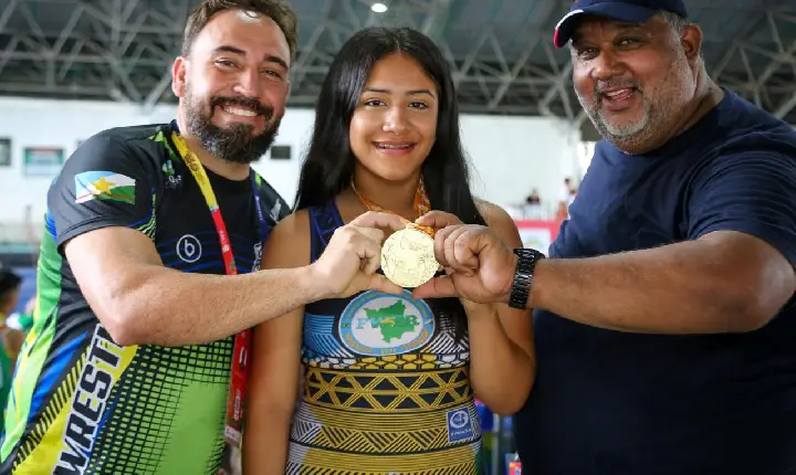 Atleta de Mucajaí é campeã brasileira de wrestling na categoria 62kg livre