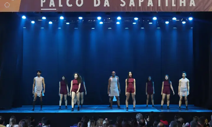 Bailarinos do Teatro Municipal de Boa Vista estreiam no Festival de Dança de Joinville.