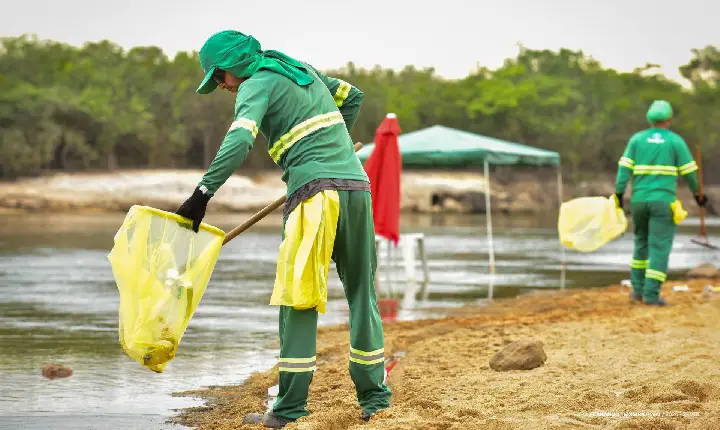 Cerca de 4 toneladas de lixo é retirado por semana dos balneários de Boa Vista