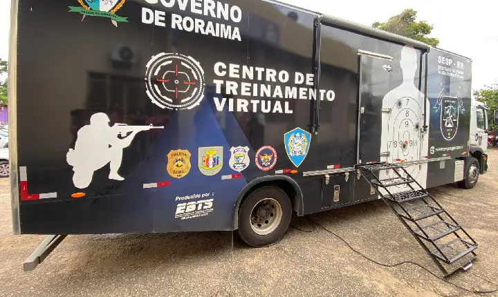 Institutos periciais de Roraima recebem aparelhamento para treinamento com carreta de simulação de tiros.
