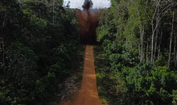 Primeira pista de pouso clandestina no interior da Terra Yanomami é destruída e prejuízo ao garimpo ilegal já soma r$ 209 milhões