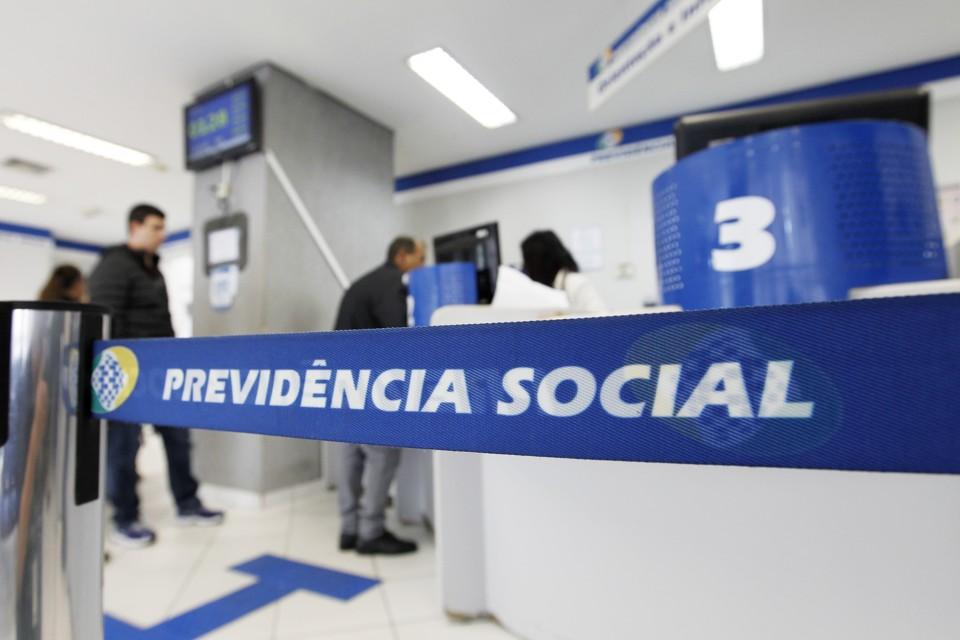 Governo autoriza concursos públicos do INSS e Receita Federal