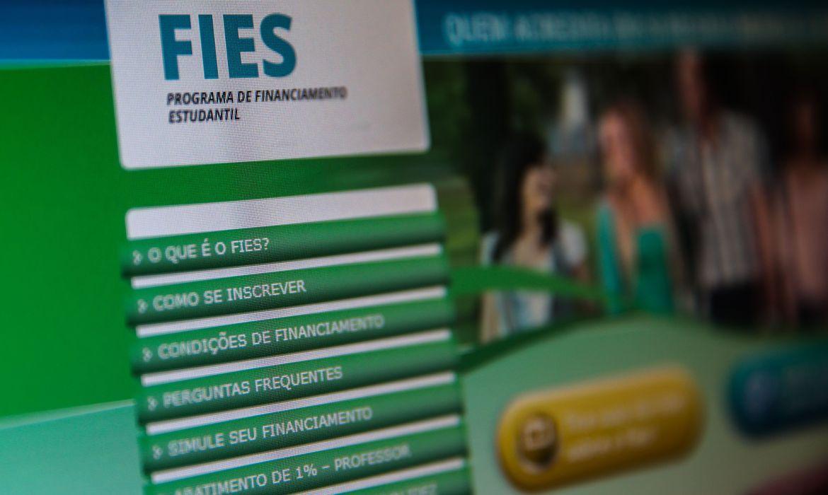 Fies: pré-selecionados devem enviar informações até esta sexta-feira (19)