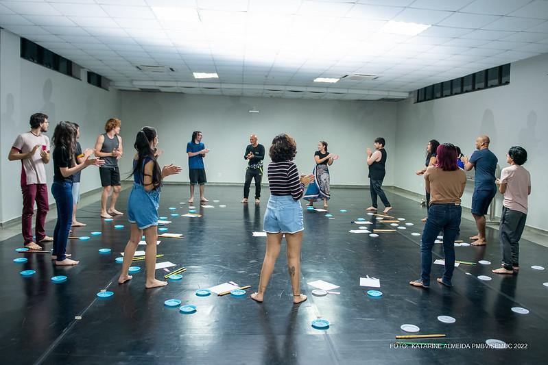 Alunos da Oficina de Teatro para Adultos da Prefeitura de Boa Vista participam de atividade especial