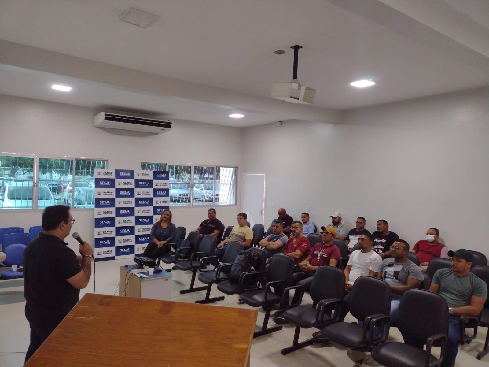 Motoristas de ambulância do HGR participam de palestra sobre condução segura