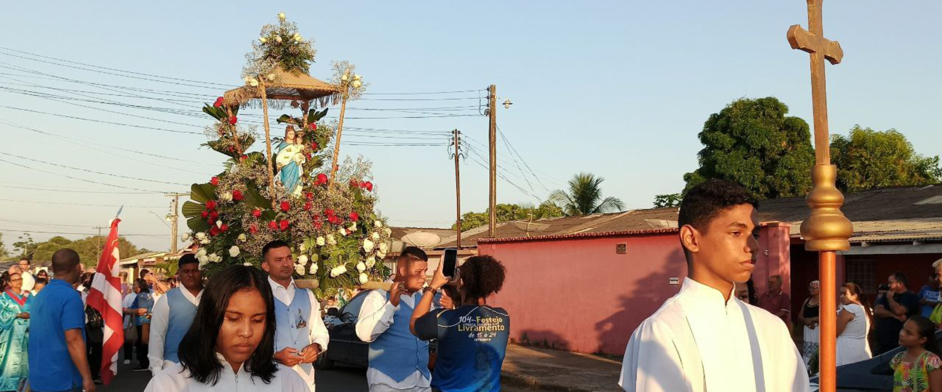 Nossa Senhora do Livramento reúne centenas de fiéis em celebração ao dia da padroeira