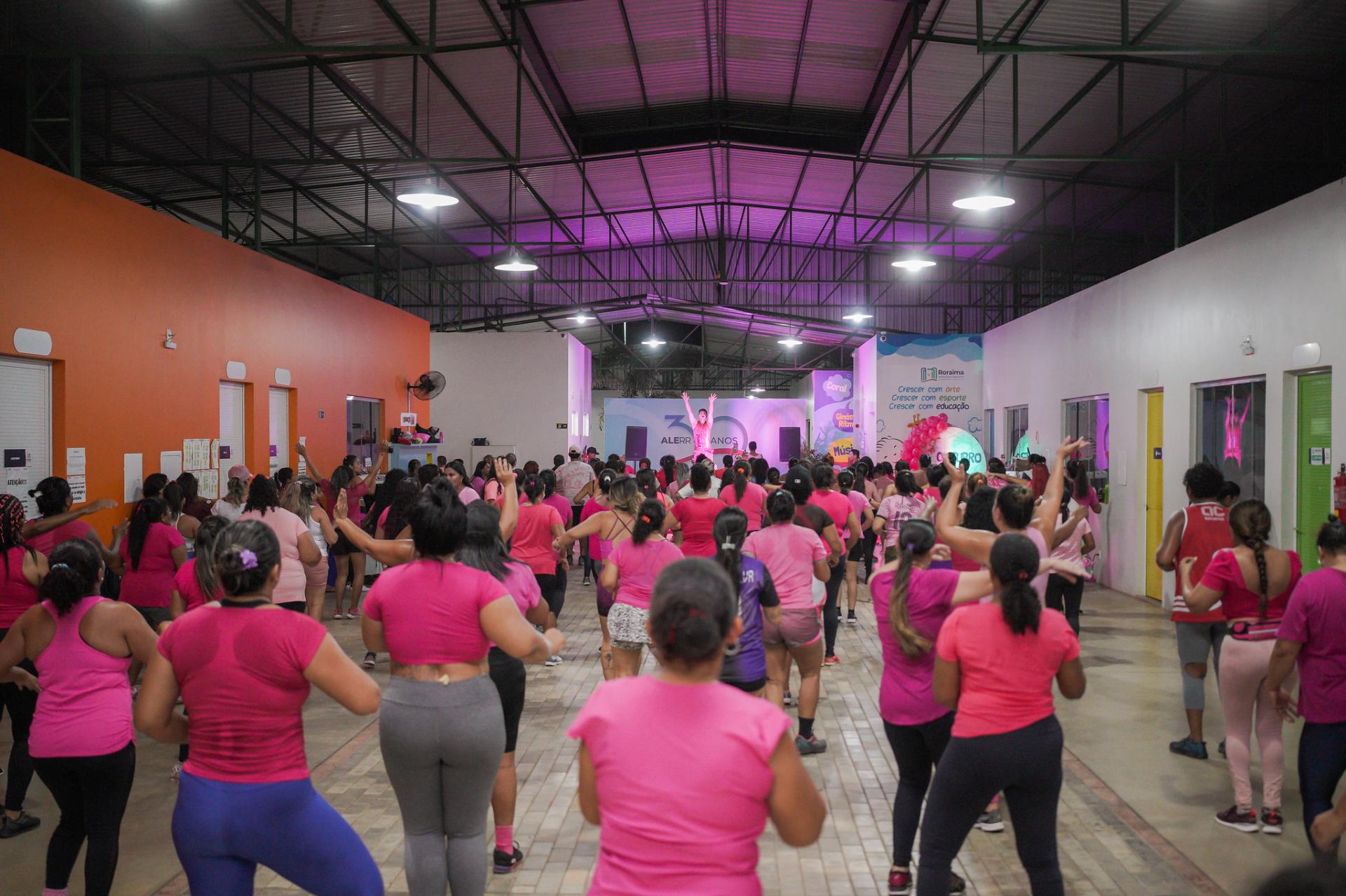 Centro de Convivência da Juventude encerra programação alusiva ao Outubro Rosa com aulão de zumba e palestra