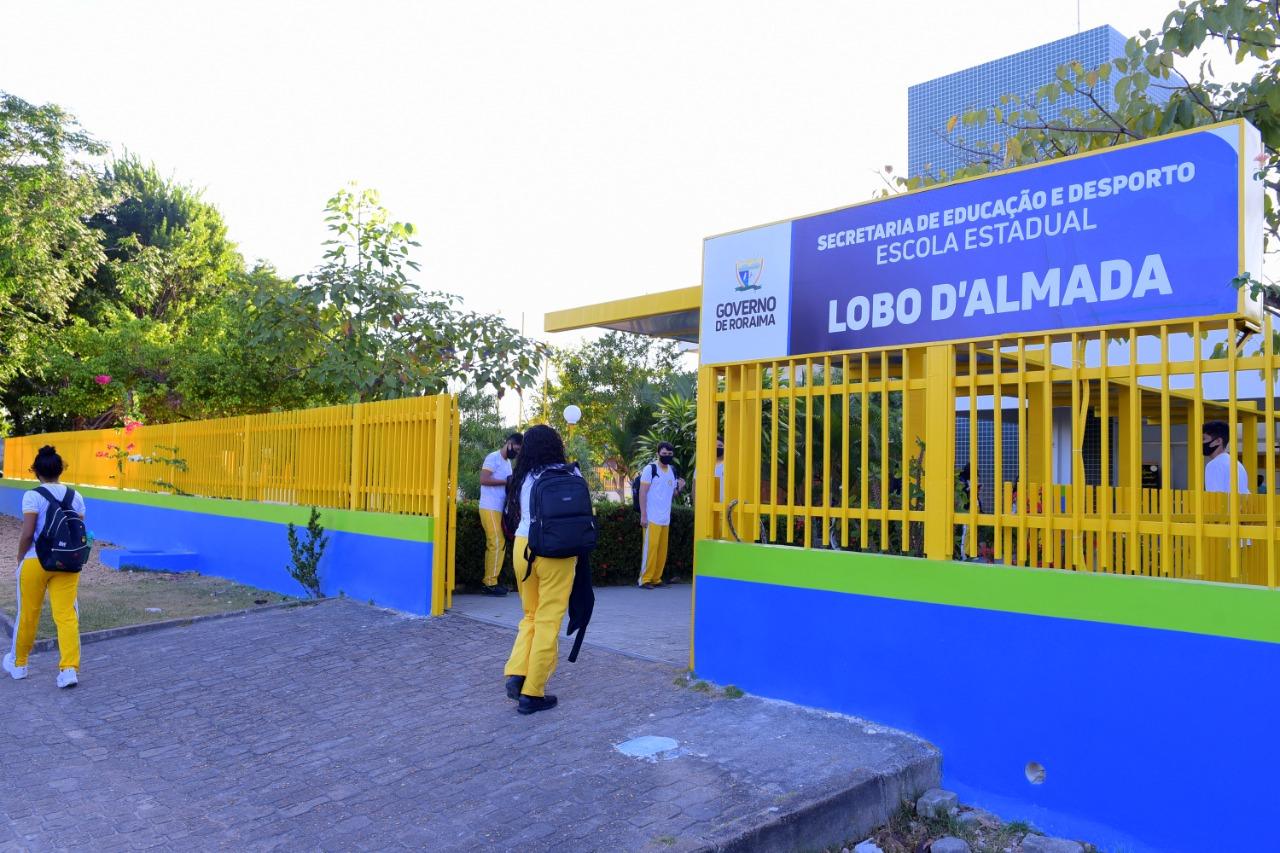 Estudantes da Escola Lobo D’Almada concorrem em feira internacional de ciências