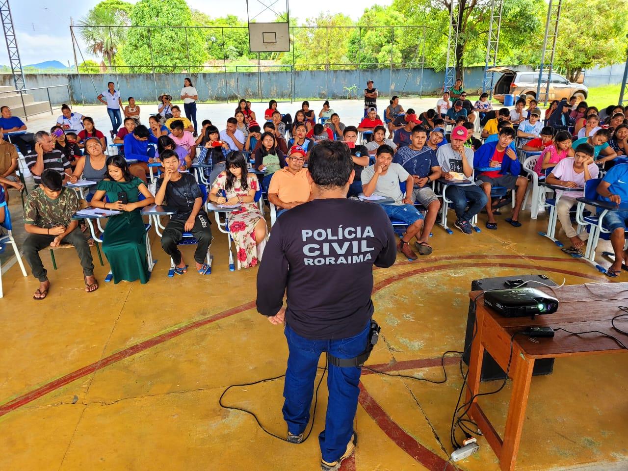 Indígenas recebem palestras educativas de prevenção às drogas