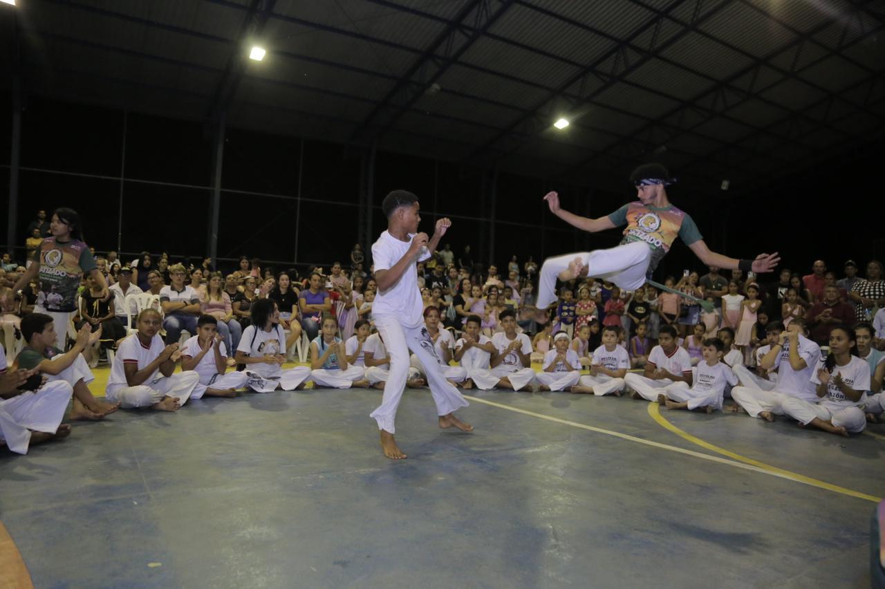 Famílias se reúnem para prestigiar apresentações de alunos do Centro de Convivência da Juventude