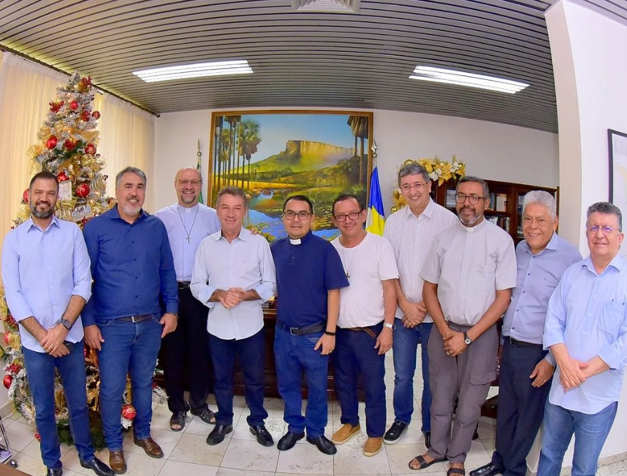 Governador participa de encontro com representantes da Diocese de Roraima