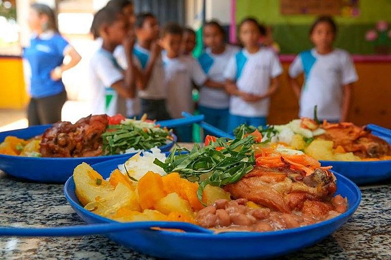 Povo Akroá Gamella denuncia descumprimento de lei sobre merenda escolar diferenciada