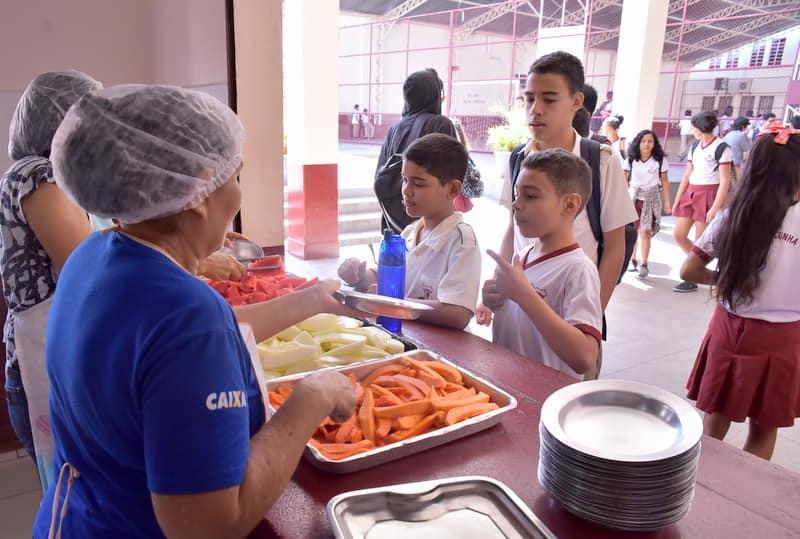 Governo de Roraima lança processo seletivo para contratação de merendeiros para escolas estaduais