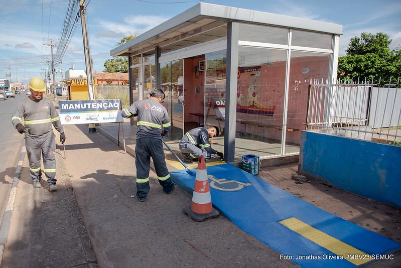 Abrigos de ônibus em Boa Vista são alvos constantes de vandalismo