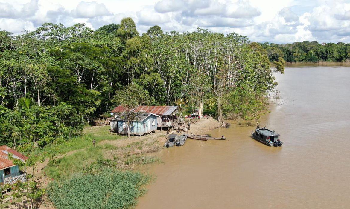 Comitiva do governo e forças de segurança visitam Vale do Jari