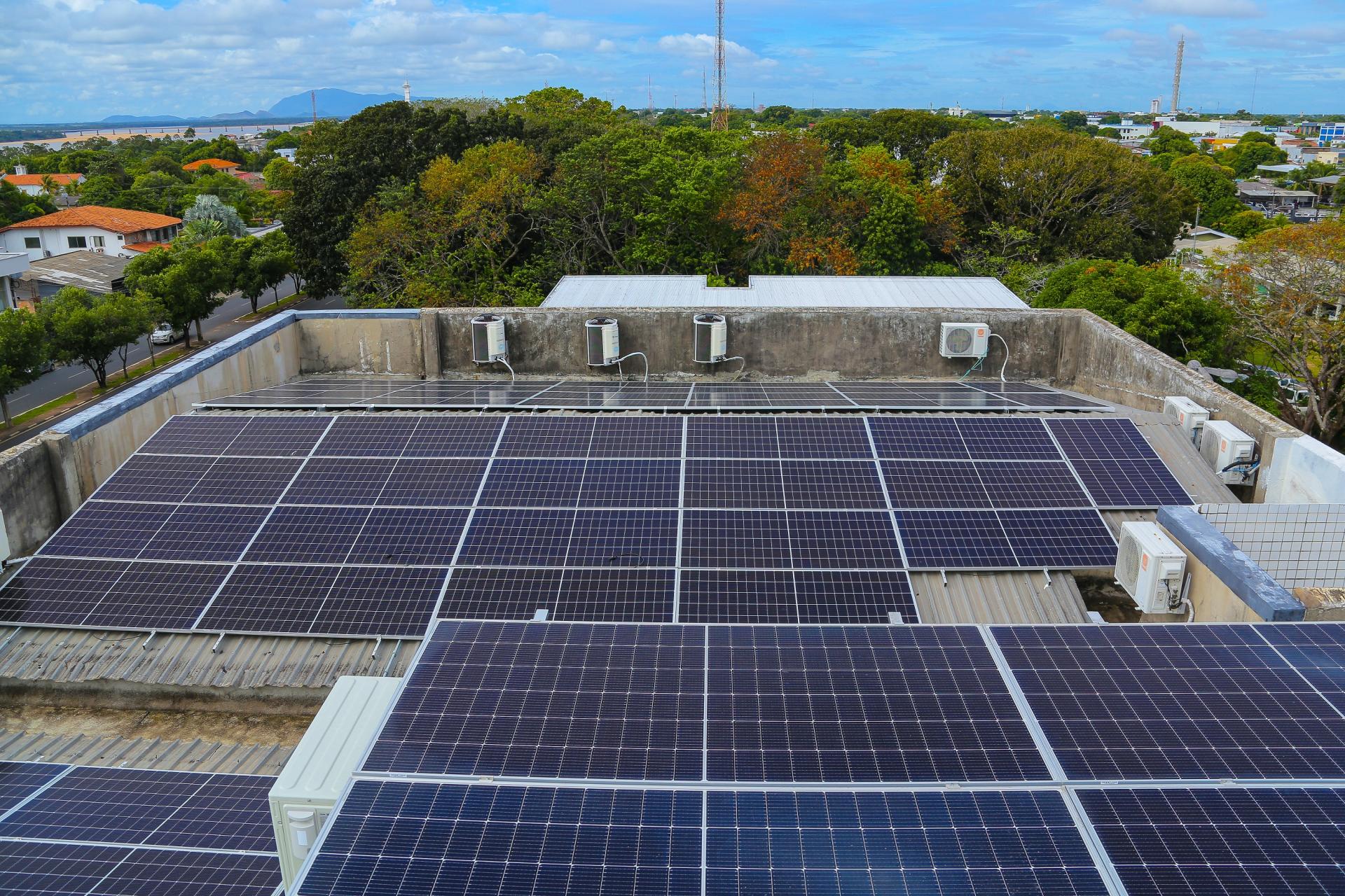 Consumidor deve ficar atentos a nova cobrança no uso de placas solares, apelidada 