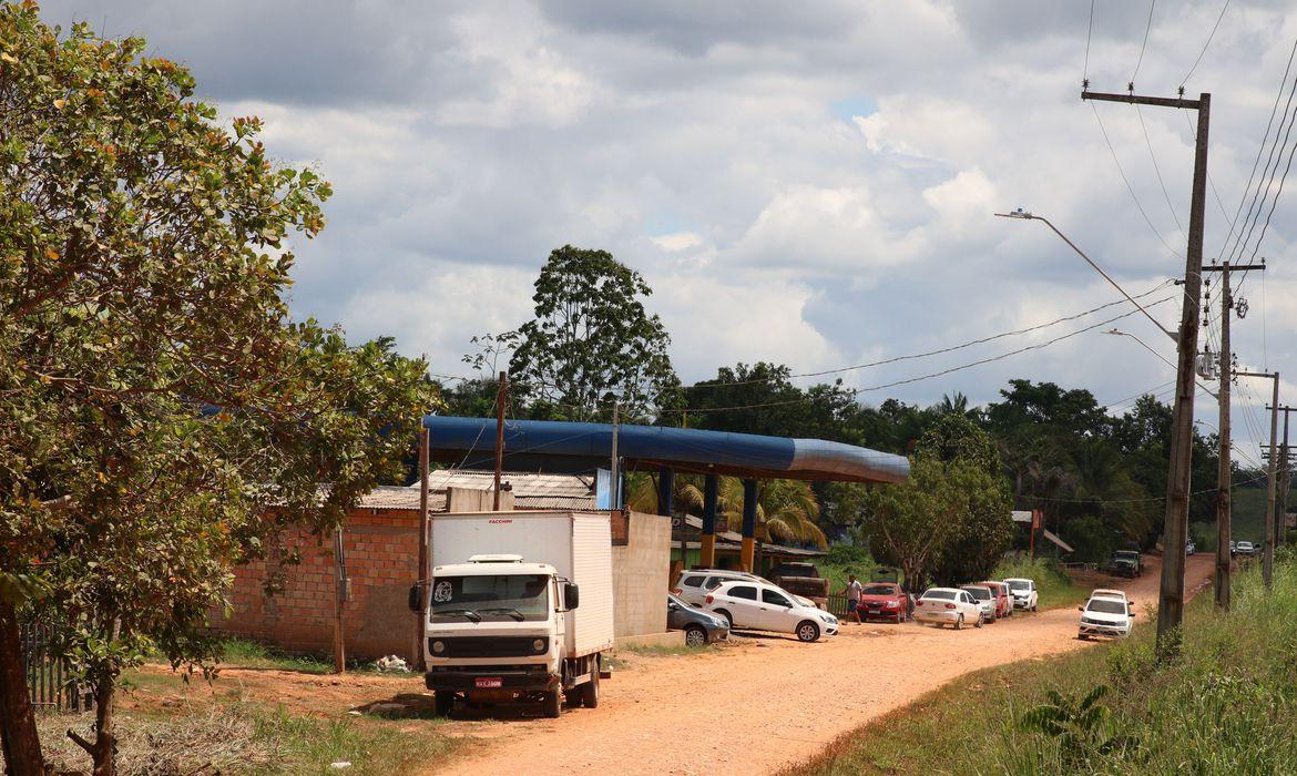 Pequena vila na região do Paredão é rota de fuga de garimpeiros em RR