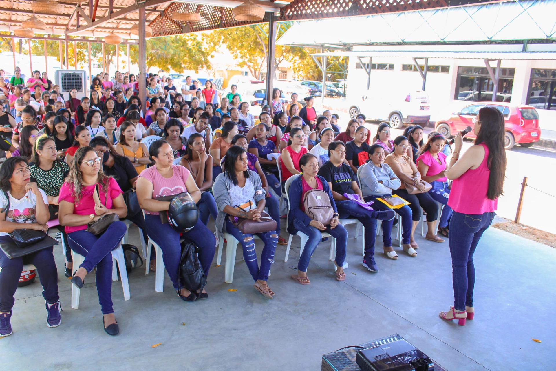 Governo promove ação para inserir mulheres no mercado de trabalho