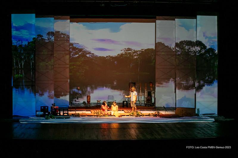 Primeiros espetáculos do “Boa Vista Teatrando” reuniram mais de 700 pessoas no Teatro Municipal