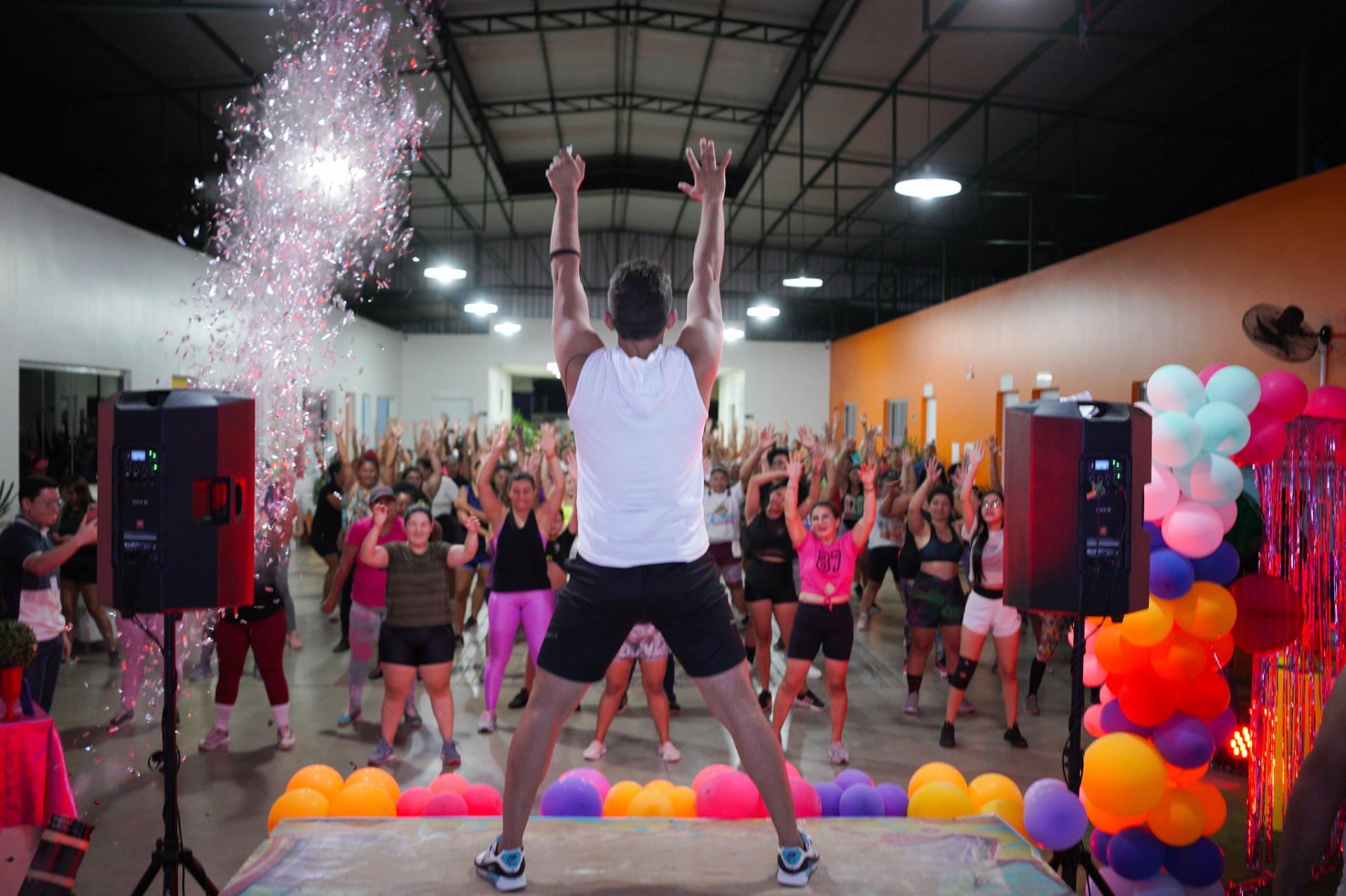 Aulão de zumba marca reinício das atividades do Centro de Convivência da Juventude