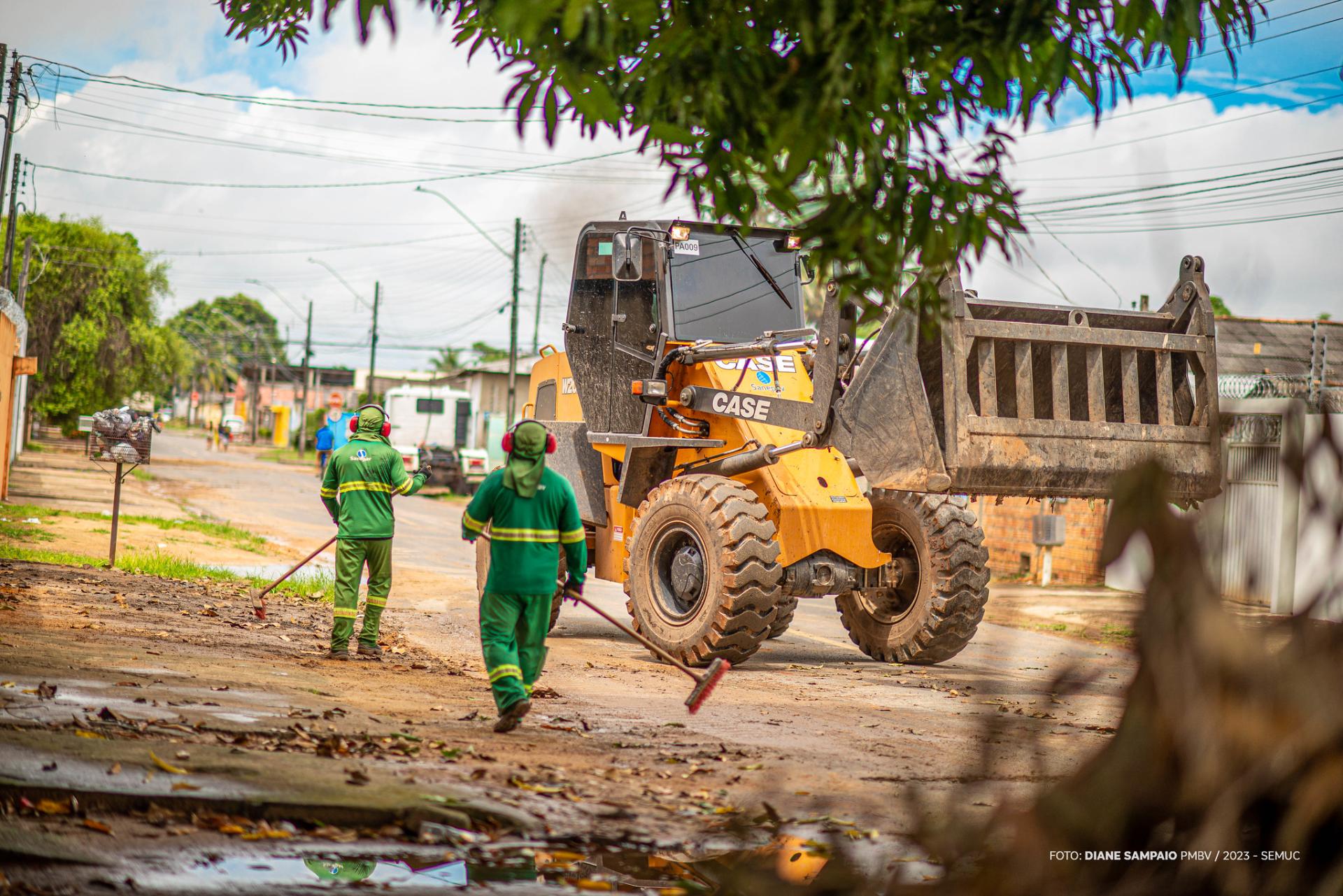 Prefeitura intensifica trabalho de limpeza das ruas no período chuvoso