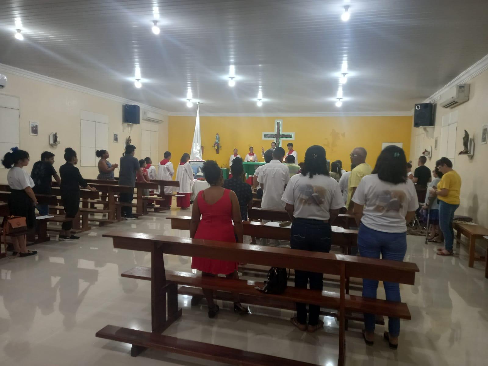 Començou as três noites de tríduo da Festa de Santa Paulina no bairro Cidade Satélite