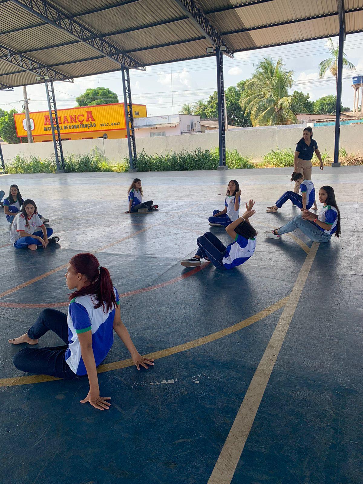 Escola Voltaire Pinto promove Gincana Adaptada em alusão ao Dia da Luta da  Pessoa com Deficiência