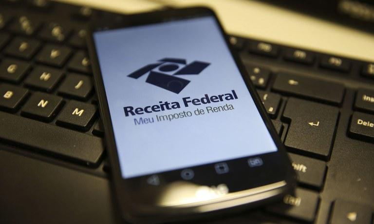 Receita Federal abre consulta ao quinto lote de restituição do IRPF 2023