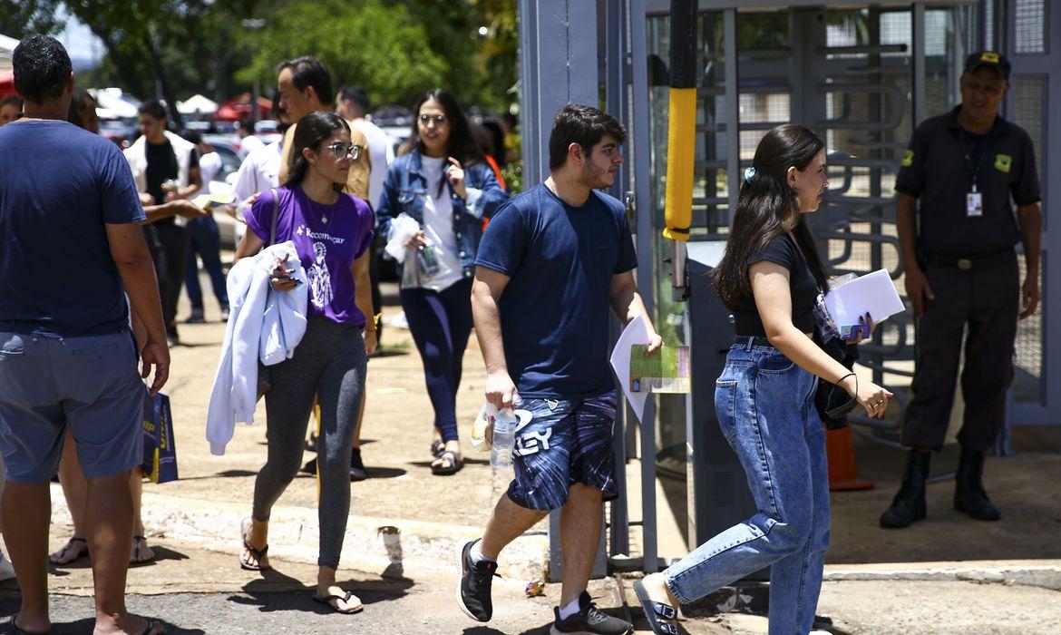 Cartão de confirmação do Enem estará disponível nesta terça-feira (24)