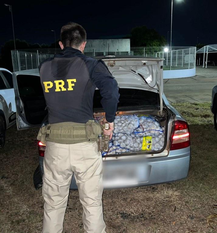 Polícia Rodoviária Federal Apreende 1 Tonelada de Alho Contrabandeado da Guiana e Motocicleta Adulterada em Operações em Boa Vista