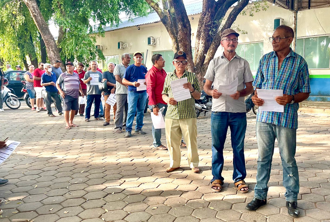 Coronel Mota repassa orientações para pacientes que participação de mutirão com urologistas