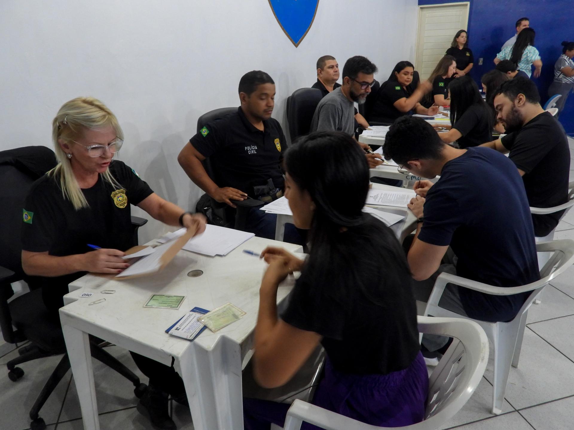 Candidatos de sete cargos realizam matrículas para o Curso de Formação Profissional