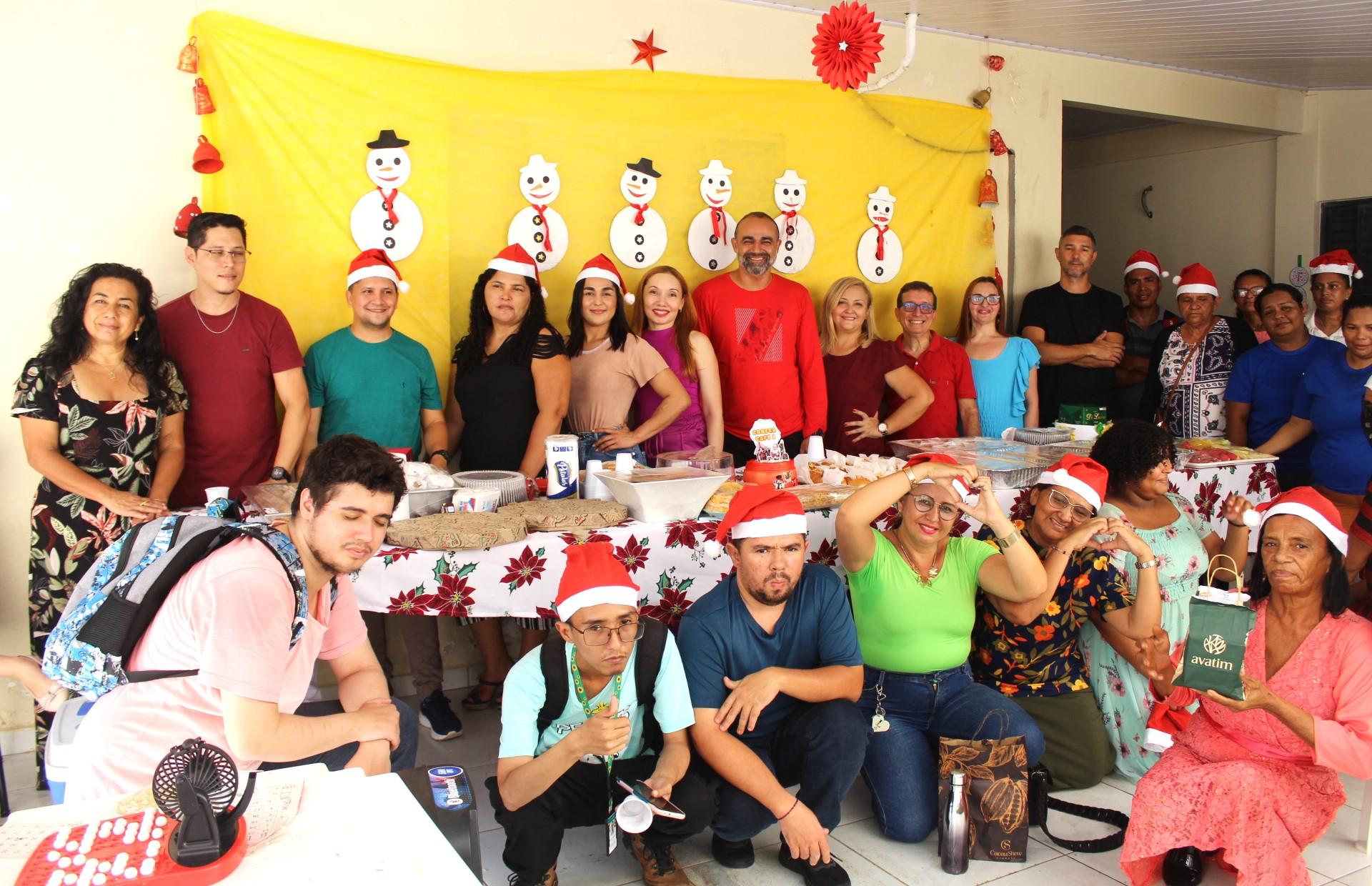 CAPS III celebra o fim de ano com confraternização entre equipe e pacientes