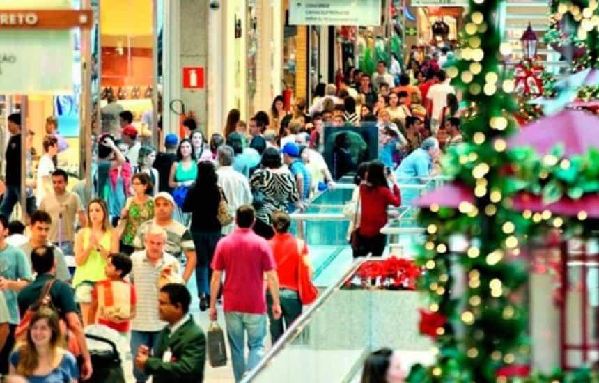 Compras de Natal devem movimentar mais de R$ 74 bilhões, diz pesquisa