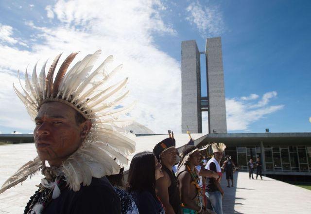 Congresso promulga marco temporal sobre terras indígenas