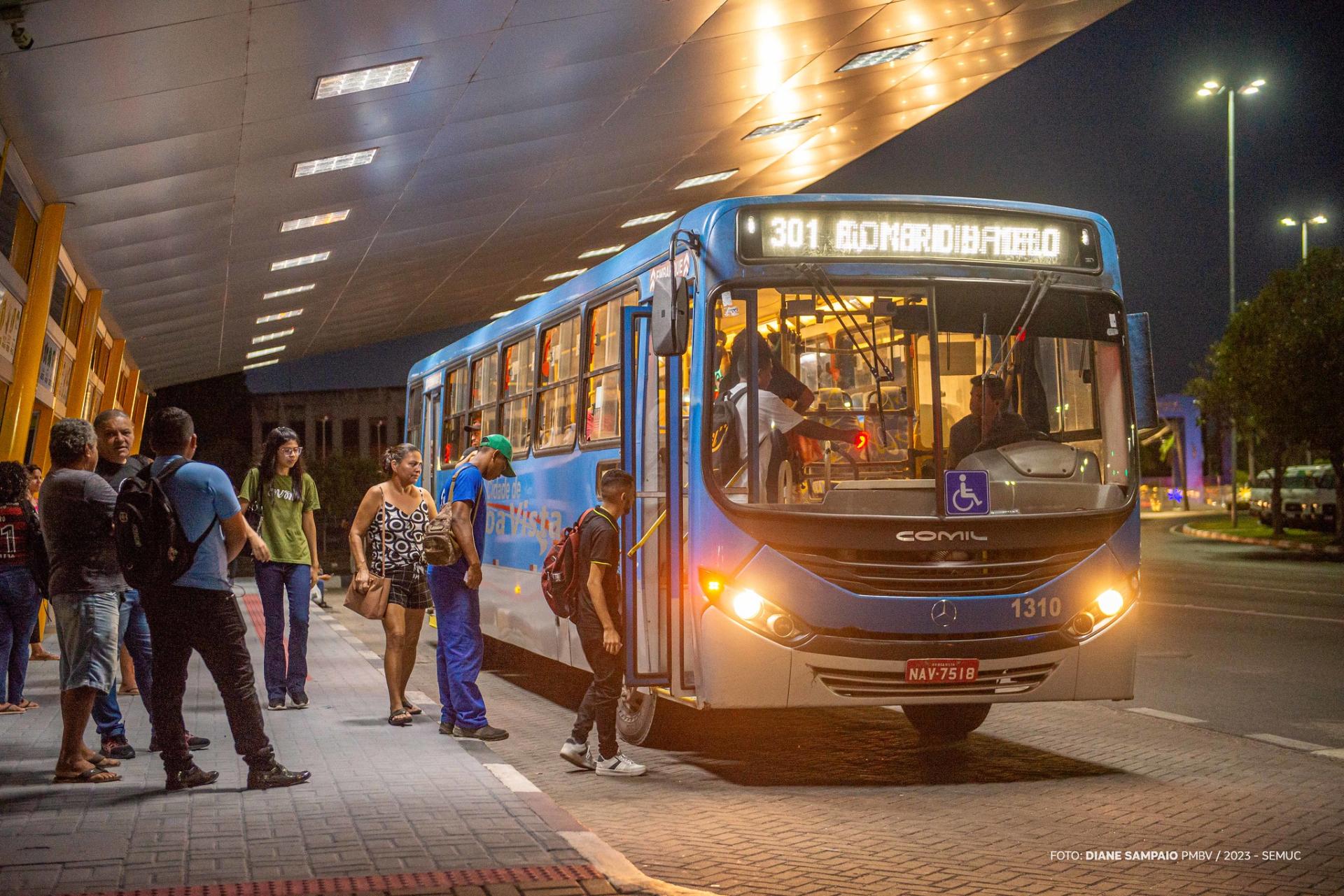 Arthur Henrique anuncia flexibilização para embarque e desembarque de mulheres em ônibus, a partir das 21h