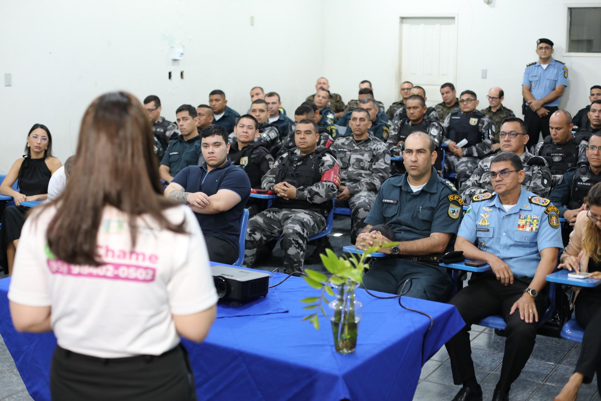 Procuradoria Especial da Mulher da ALE-RR ministra palestra sobre combate à violência doméstica