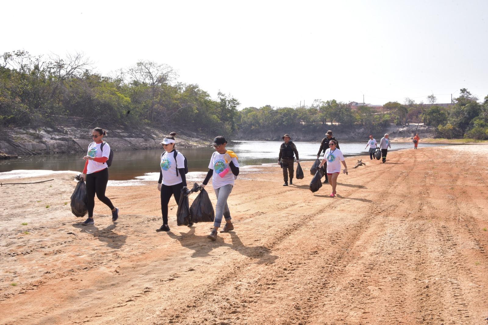 Caminhada Ecológica recolhe 300 kg de resíduos às margens do rio Cauamé