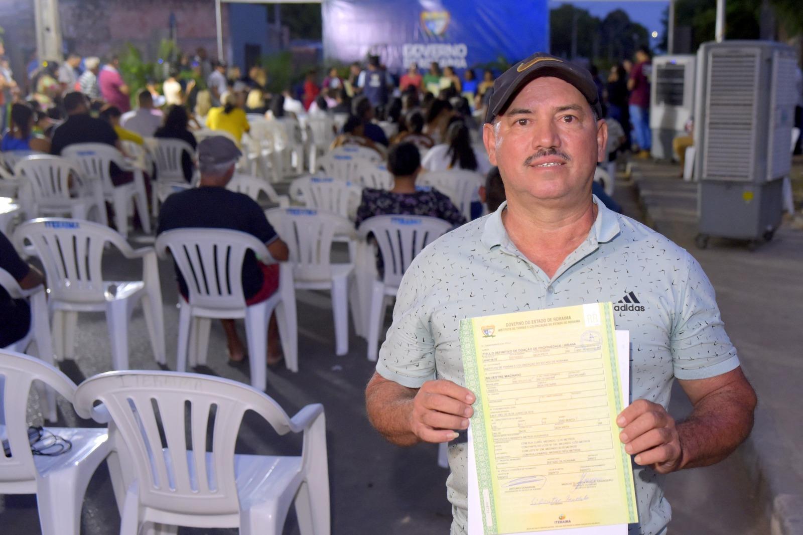 Governo de Roraima entrega mais de 200 títulos definitivos para moradores da capital