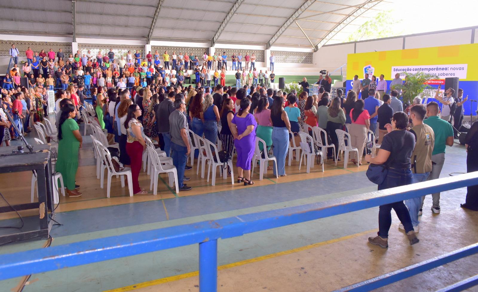 Professores da rede estadual lotam Ginásio Hélio Campos para abertura da Jornada Pedagógica 2024