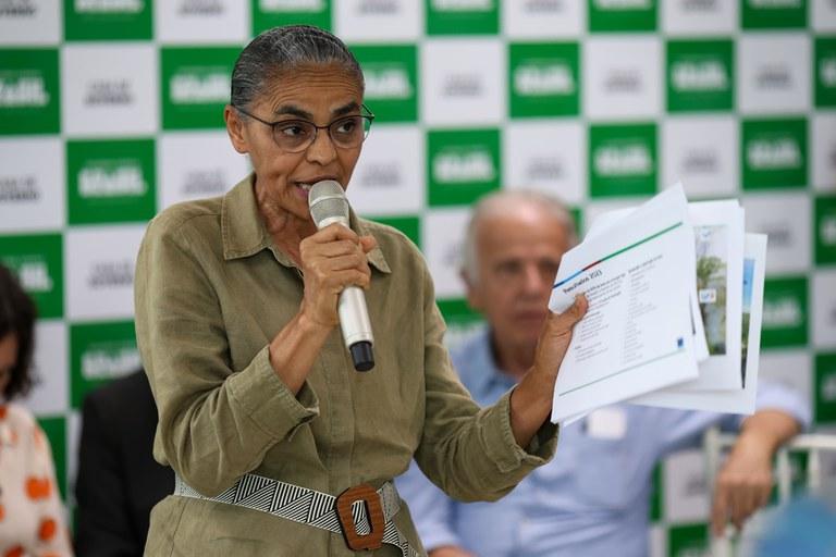 “A comunidade indígena tem o direito de ter seus territórios”, afirma Marina Silva