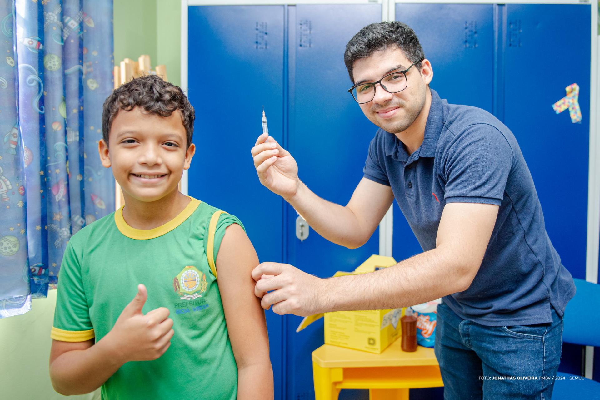 Boa Vista inicia vacinação contra a dengue nas escolas e amplia faixa etária para 14 anos