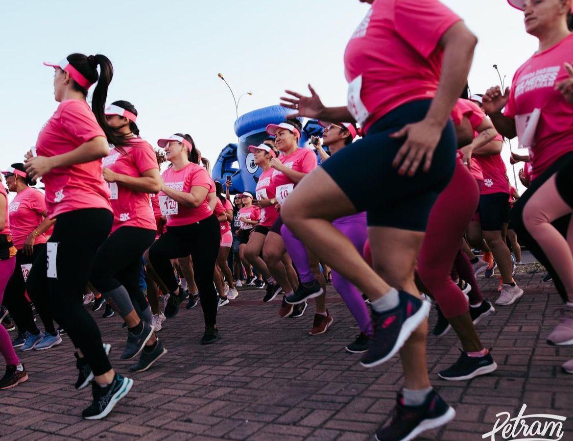 Corrida de rua celebra a força das mulheres foi realizada neste domingo