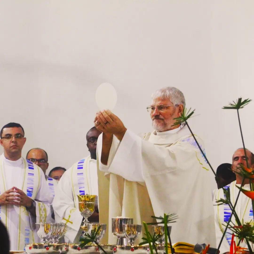 Missa dos Santos Óleos é realizada nesta terça-feira, 26, na Catedral Cristo Redentor