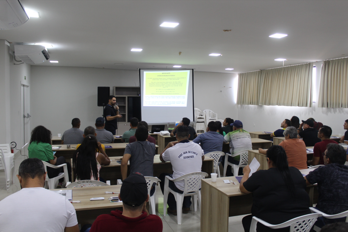 Treinamento aborda a importância do teste rápido para controle da Leishmaniose em caninos