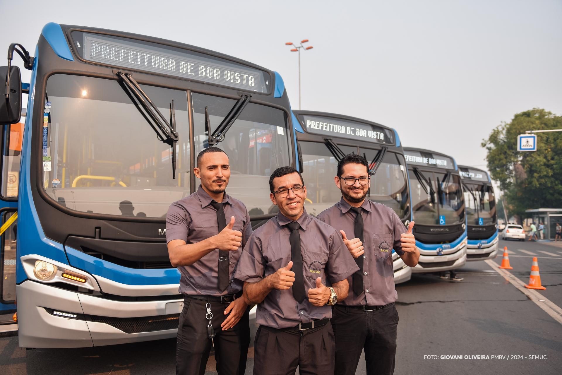 Arthur Henrique entrega oito novos ônibus para a população de Boa Vista