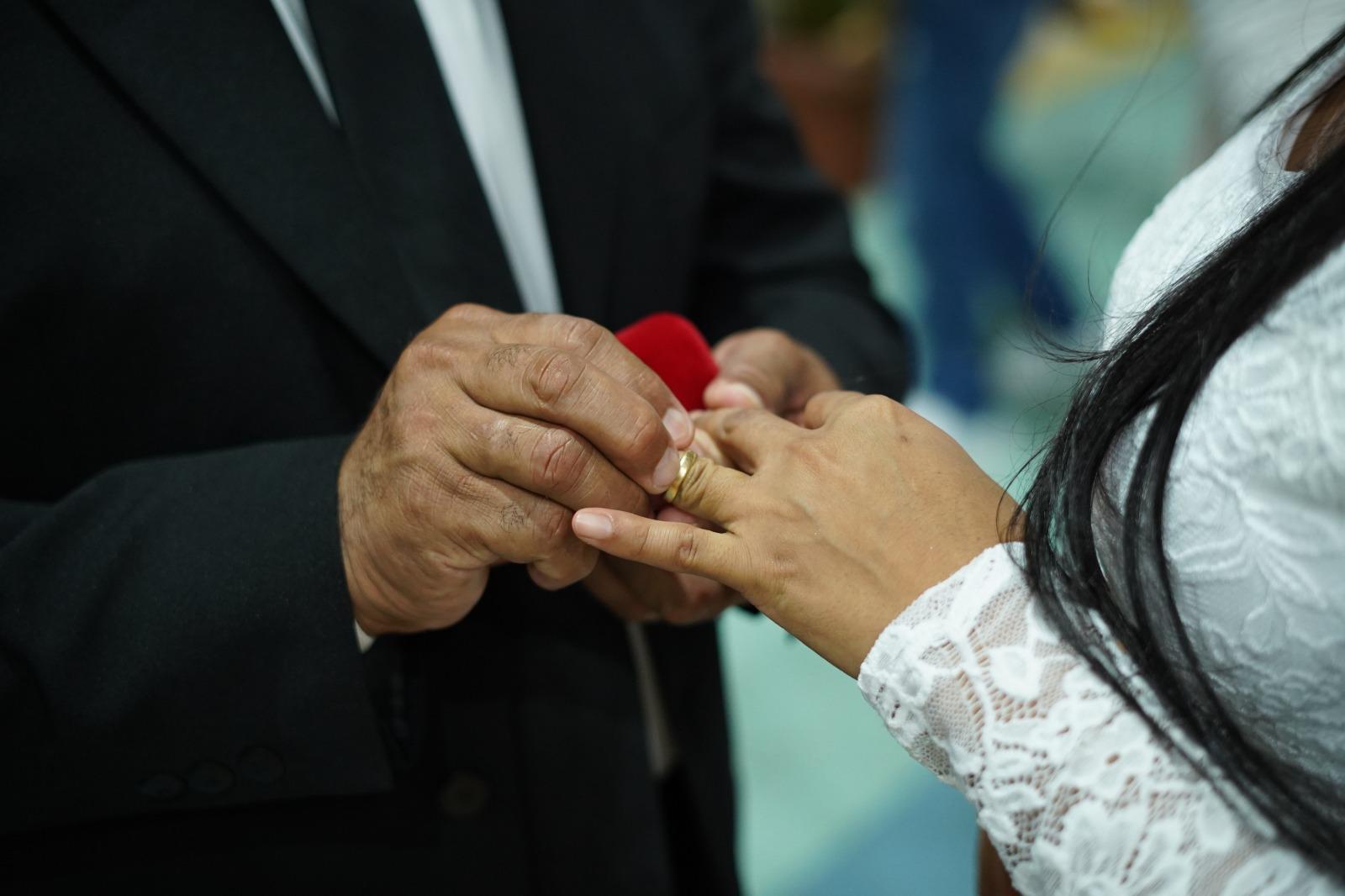 Defensoria percorre vilas de Caracaraí para inscrição de Casamento Coletivo.