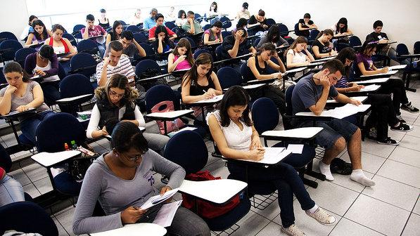 Inscrições para o Exame Nacional de Jovens e Adultos começam na próxima segunda-feira, 29