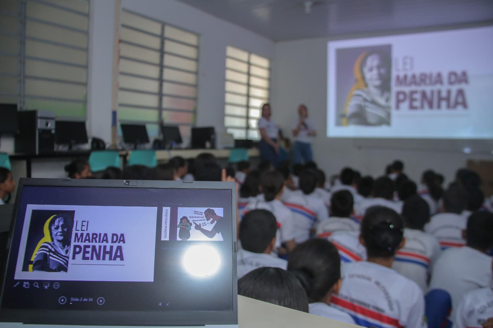 Palestra promovida pelo Chame busca conscientizar estudantes sobre violência doméstica