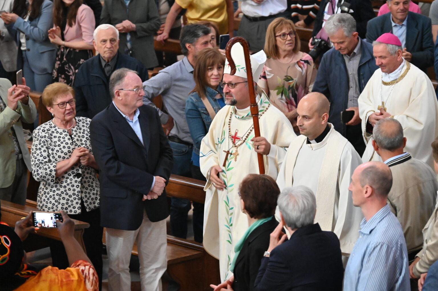 Dom Lúcio Nicoletto é ordenado bispo na catedral de Padova, para São Félix do Araguaia